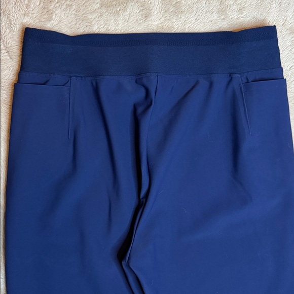 Athleta Women's Stellar Tight Blue Leggings sz 8 Like New - Picture 11 of 11